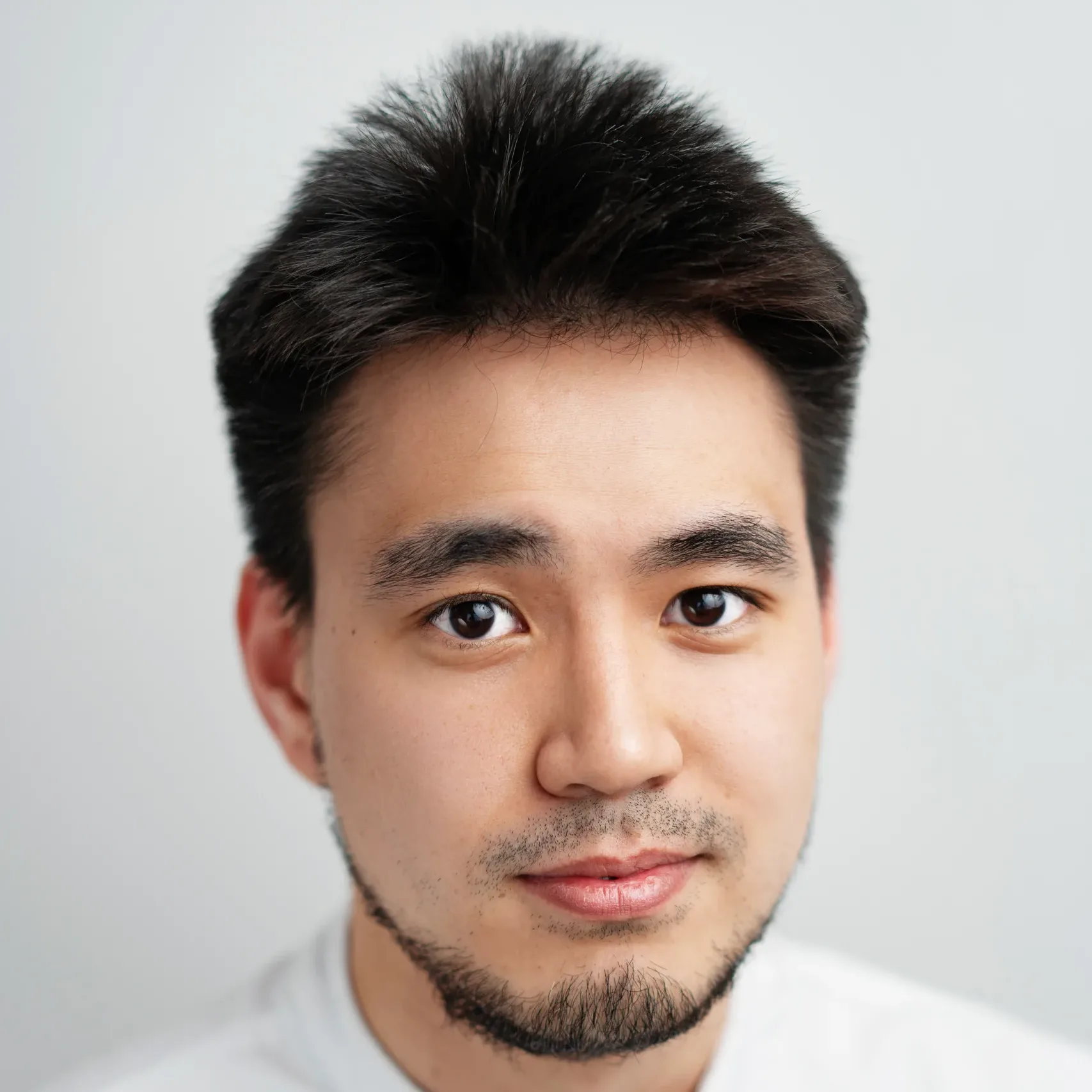 Алеушинов Жанибек Иланович — стоматолог-хирург, имплантолог, ортопед