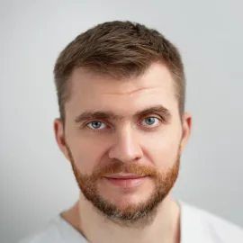 Доктор Чаидзе Важе Арсенович — хирург-имплантолог, эксперт в костнопластических операциях Чаидзе Важе Арсенович — глава EcoDental, хирург-имплантолог